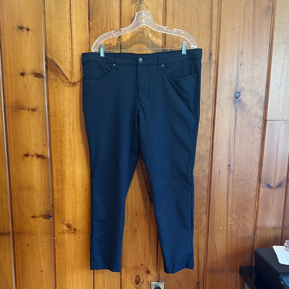 Lululemon Men’s Navy Blue Straight Leg Pants Size 36